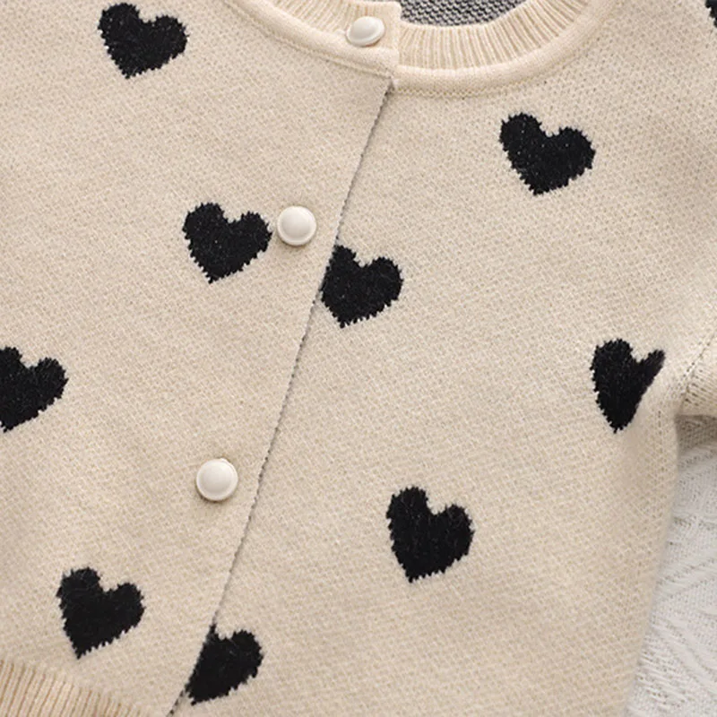 Свитер для девочек с милым рисунком сердечек весеннее пальто детская одежда