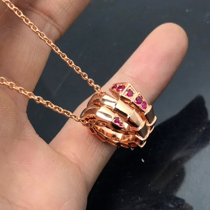 

C3265455 Classic Luxury Gold Pendant Necklace for Woman Simple Exquisite Fashion Clavicle Chain Jewelry Anniversary Gift