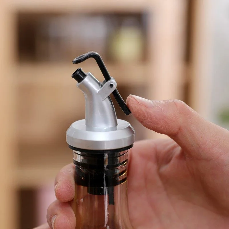

Oil Bottle Stopper Rubber Lock Plug Seal Leak-proof Food Grade Plastic Nozzle Sprayer Liquor Dispenser Wine Pourers Bar Tools