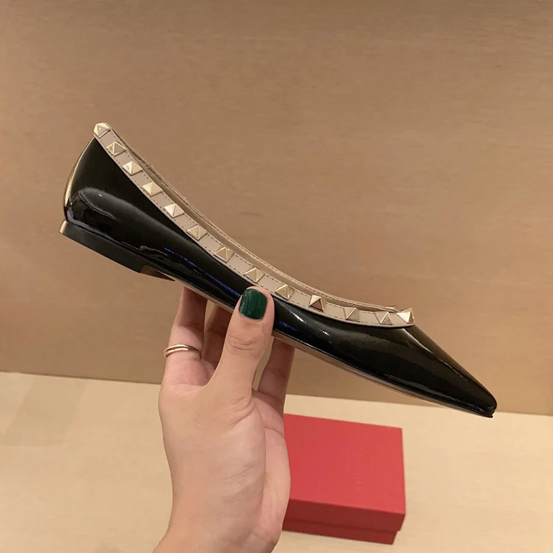 Real Leather 2023 For Women's Flat Shoes Luxury Brand Rivet Shoes Comfortable Casual Outdoor Pointed Toe Ladies Shoes With box