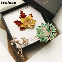 luxury green plant tree leaf enamel brooches pin jewelry pearl maple leaves brooch pin for women costume accessories