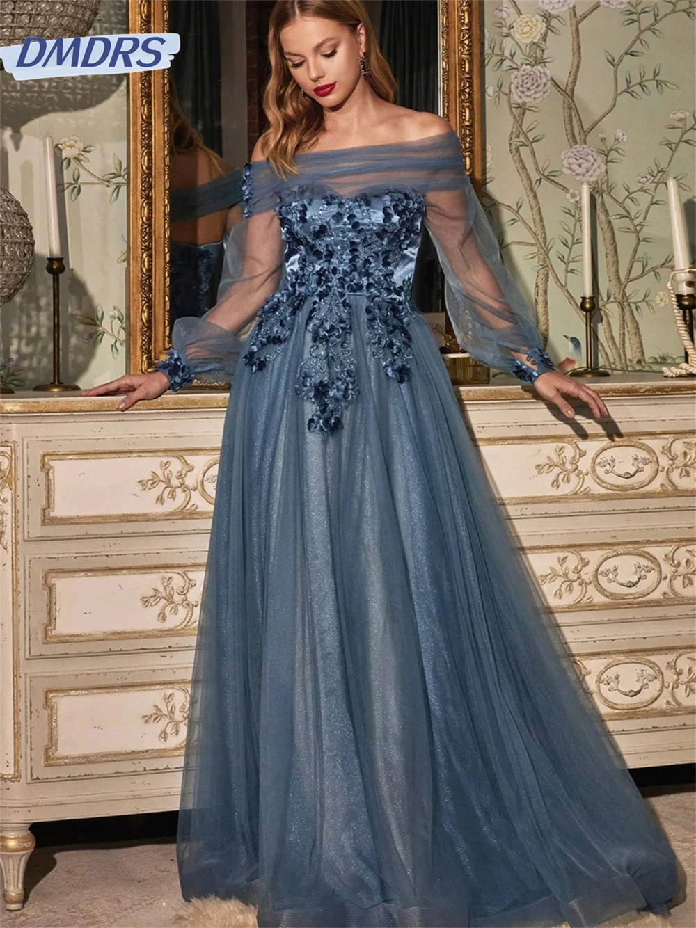 Женское вечернее платье с вышивкой It's yiiya