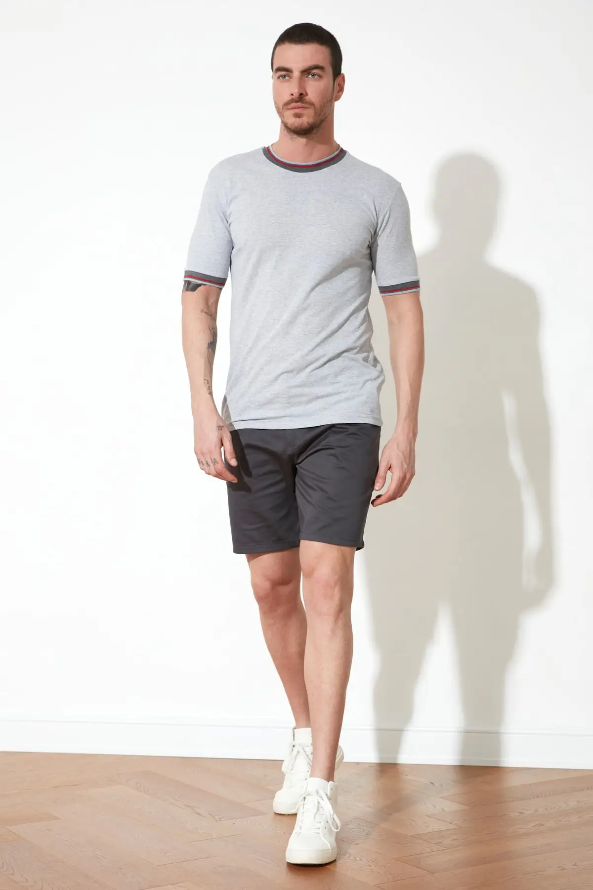 

Trendyol Male Slim Fit Chino Shorts & Bermuda TMNSS21SR0092