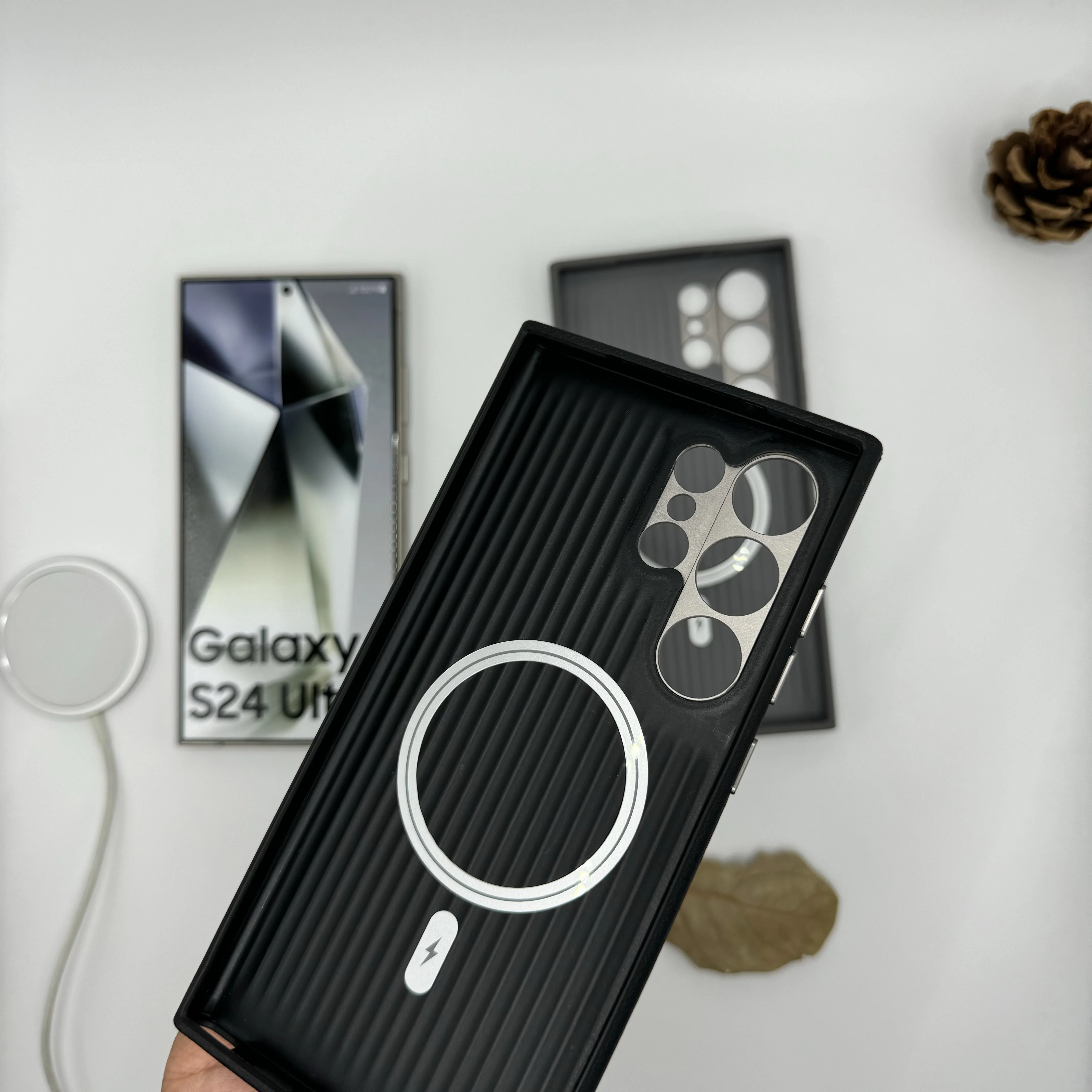 Матовый чехол MagSafe из углеродного волокна и кожи для Samsung Galaxy S24