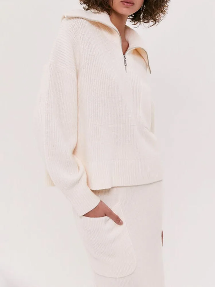 Костюм женский трикотажный из 2 предметов на молнии с карманами |