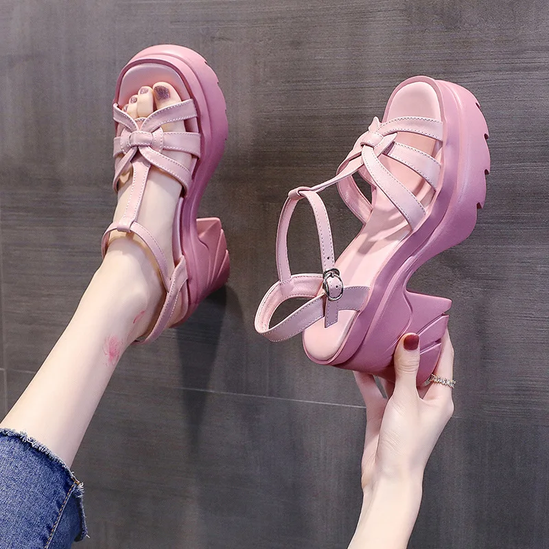 

Сандалии женские с открытым носком, удобные босоножки с ремешком и пряжкой, на каблуке, универсальные туфли-маффины, бархатные Босоножки с о...