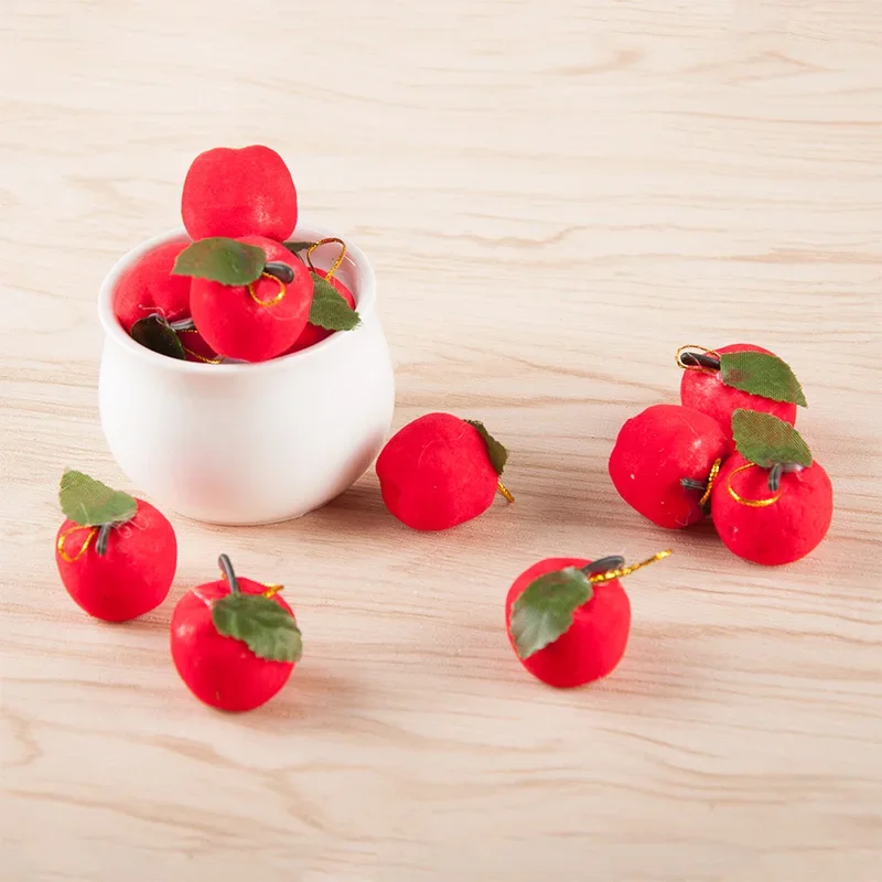 Маленькая подвеска 12 штук 3 см красное яблоко