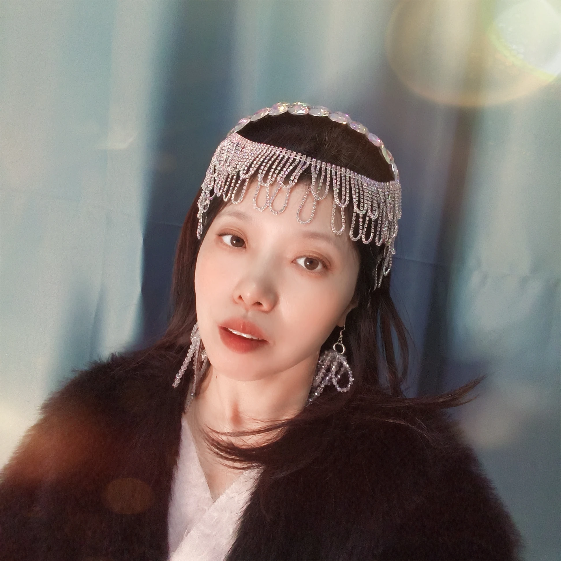 Оригинальная повязка для волос ручной работы с овальными кристаллами и