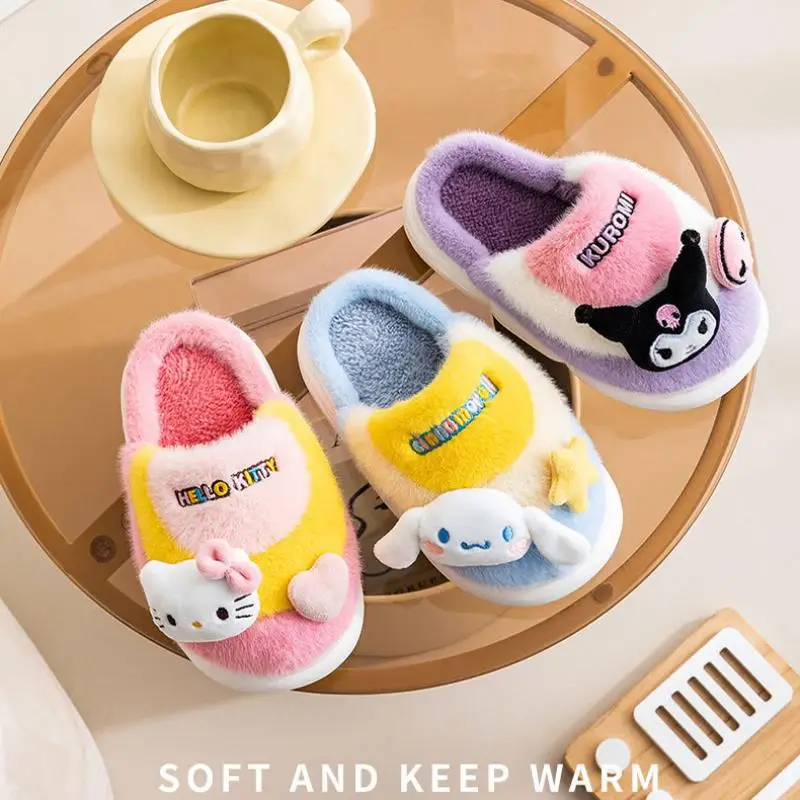 

Sanrios Kawaii Мультфильм Kuromi Детская плюшевая Толстая хлопковая обувь с мягкой подошвой Hello Kitty осень зима Студенческая домашняя обувь