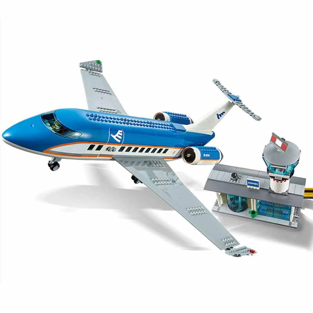 

718PCS Manned Airport Passenger Terminal Aircraft Building Blocks Bricks Space Shuttle Model Compatible 60104 Toys Kids Gifts