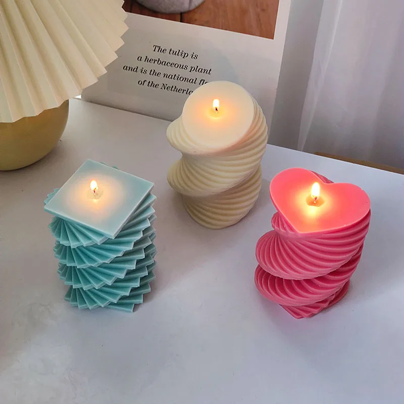 

Overlapping Rotating Hearts Candle Silicone Mold for Handmade Desktop Decoration Gypsum Resin Aromatherapy Candle Silicone Mould