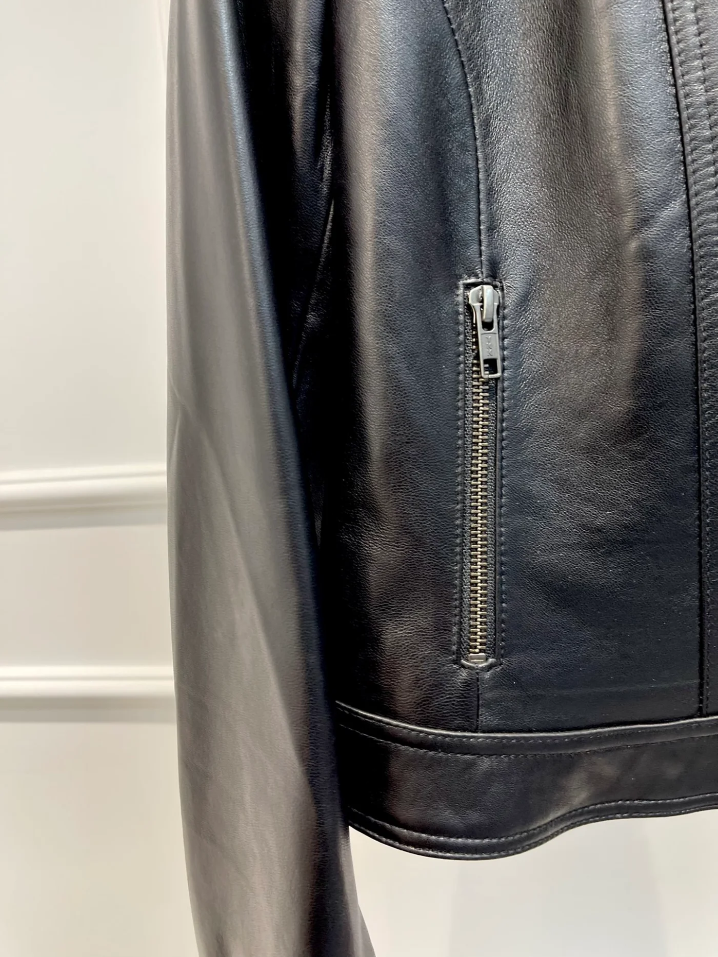 2022 Autumn Hot Sale Wool Genuine Leather Women Fashion Jacket Handsome Motorcycle Style Black Coat Irregular Zipper Design