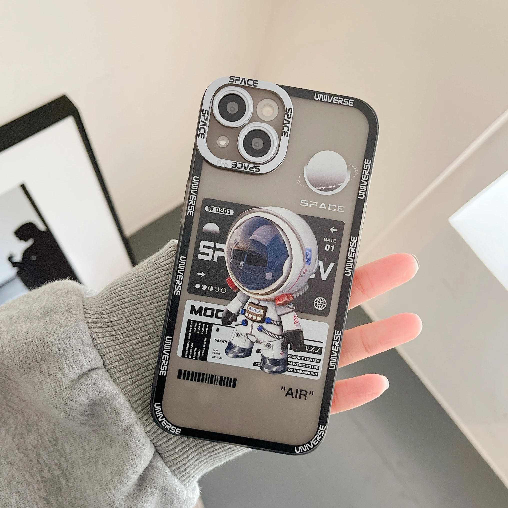 

Astronaut Phone Case For iPhone 13 12 11 14 Pro Max X XS XR 7 8 Mini 14Plus TPU Shockproof Personality Fashion Back Cover KJ