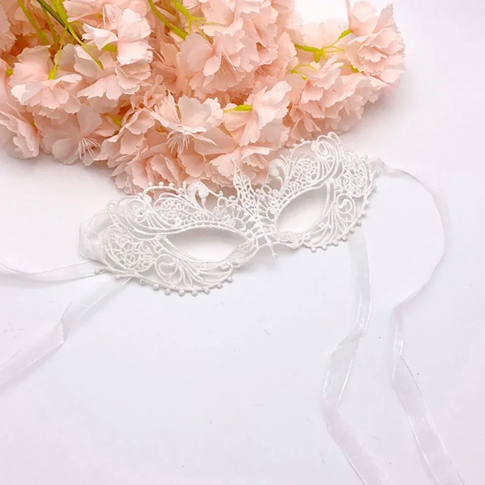 

Кружевная бронзовая маска для лица