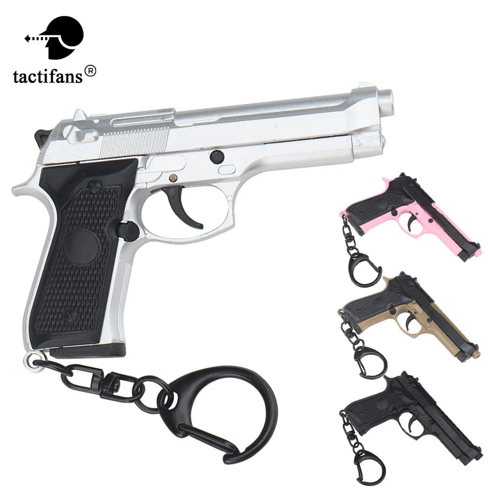 

M92 Model 1:4 Pistol Shape Keychain Decorative Chain Boy Gift Pendant Holder Movable Lever Toy Hunting Bag Clothing Accessories