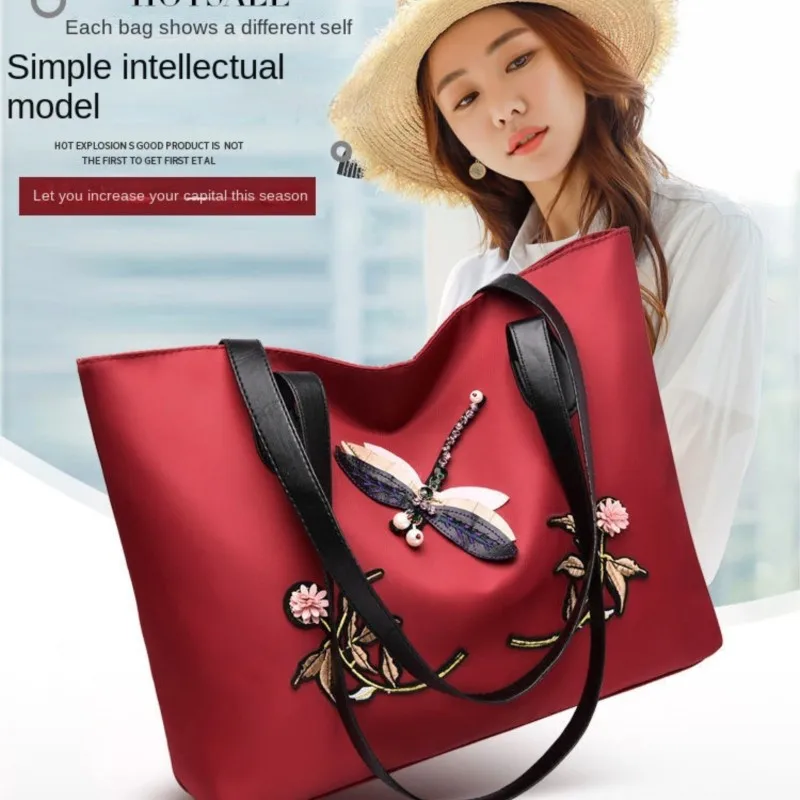 

2023 New Chinese Style Embroidered Flower Tote Bag Versatile Waterproof Shoulder Bag For Mom And Elderly Exclusive Bag