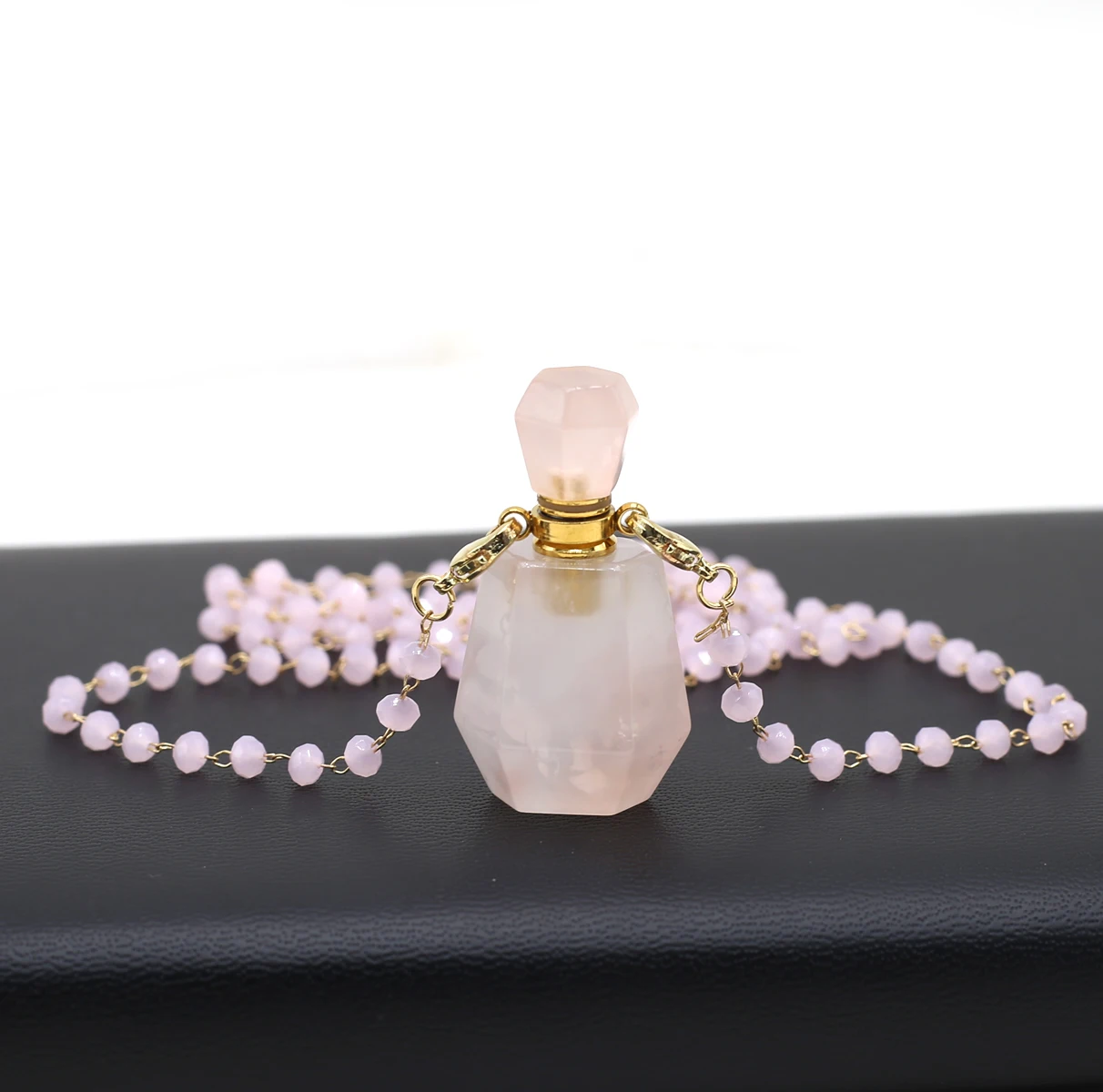 

Natural Stones Rose Quartz Perfume Bottle Necklace Pendant Pink Crystals Chain Necklaces for Women Reiki Healing Jewelry Gifts
