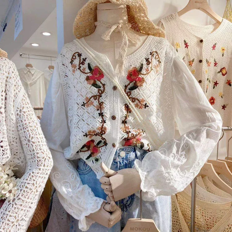 

2022 Women Summer White Blouses Long Sleeve Flower Womens Tops And Blouses Fashion Women Boho Shirt Blusas Roupa Feminina