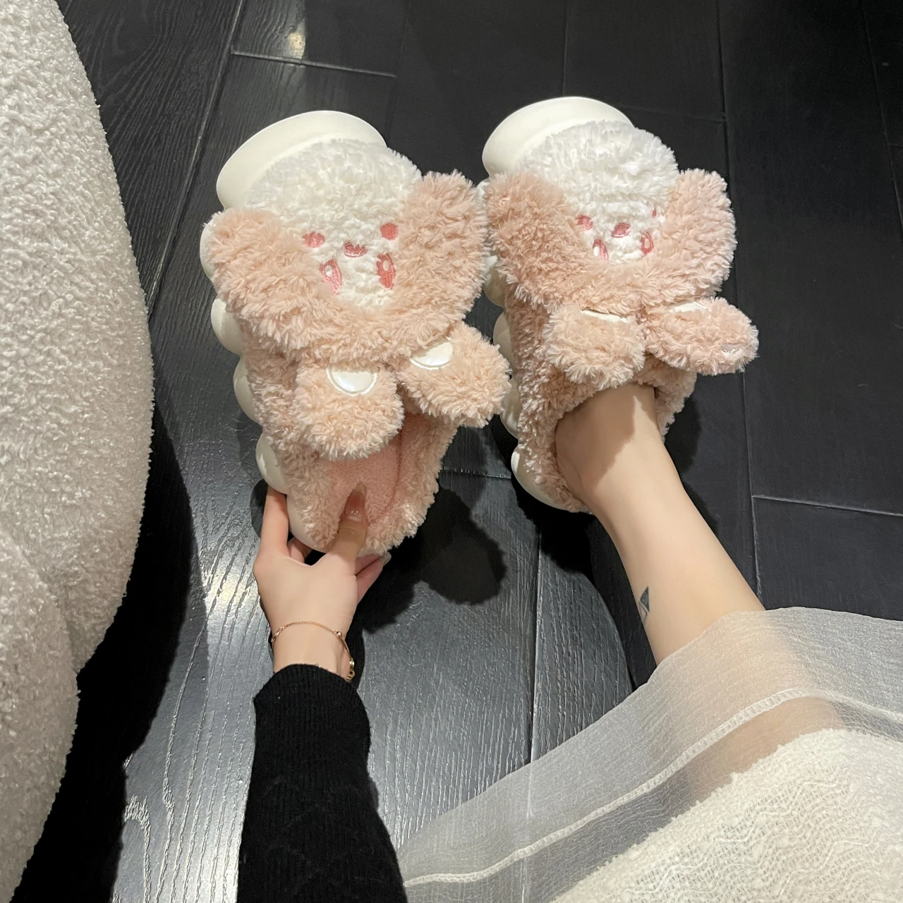 

Fur Shoes Home Slippers Women's Flock Slides Pantofle Fashion Plush Massage Soft 2022 Luxury Flat Rubber Embroider Basic with fu