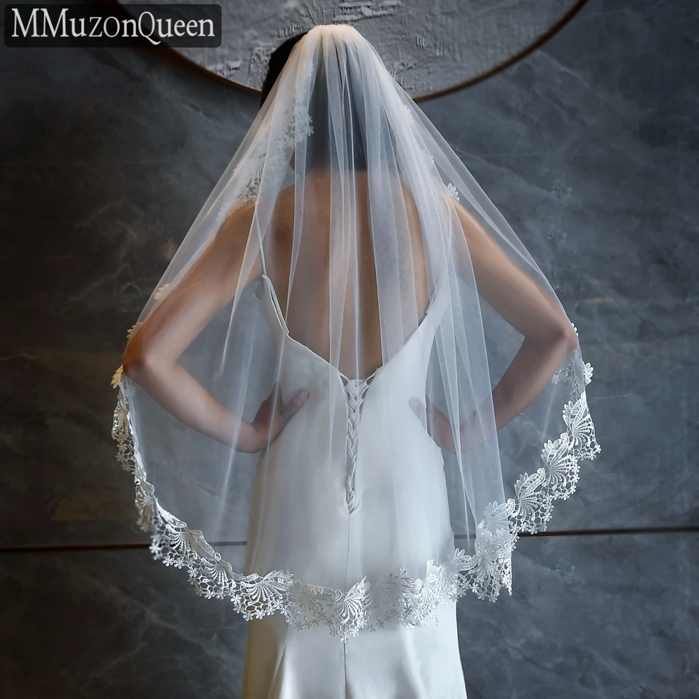 

MZA31 Elegant Short Wedding Veil Lace Single Layer White/Off-White For Bride Wedding Fingertip Length Veil With Hair Comb