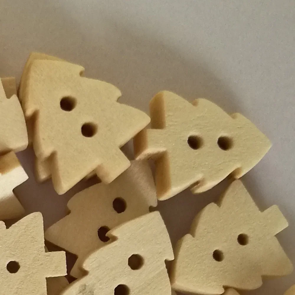 50 шт. новые натуральные деревянные пуговицы в форме рождественского дерева