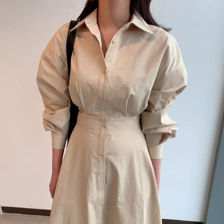 Женская хлопковая рубашка средней длины с отложным воротником и