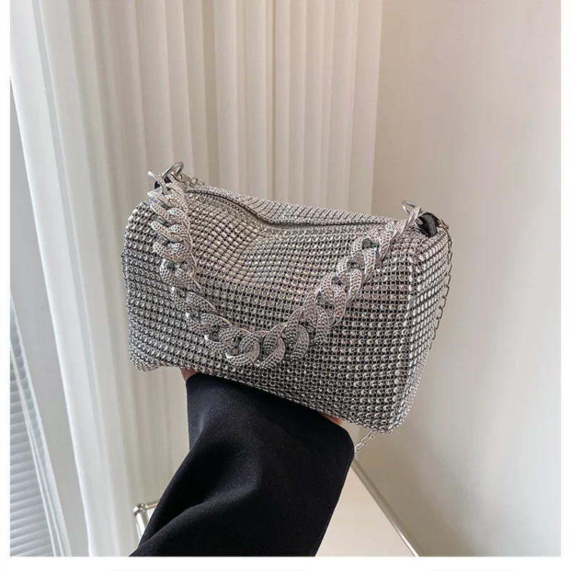 

New Fashion Diamonds Shoulder Bags Luxury Girl Women Shiny Rhinestones Thick Chain Crossbody Totes Female Purses Handbags