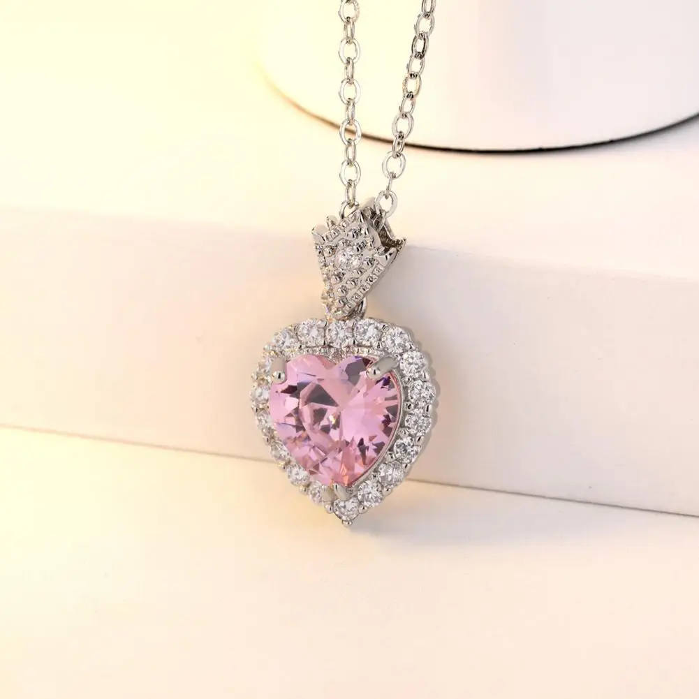 

Women Necklace Shiny Rhinestone Heart Shape Exquisite Lady Pendant for Banquet