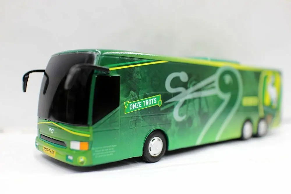 

Ado Den Haag SpelersBus автомобильные джинсы командный автобус литые модели новые в коробке