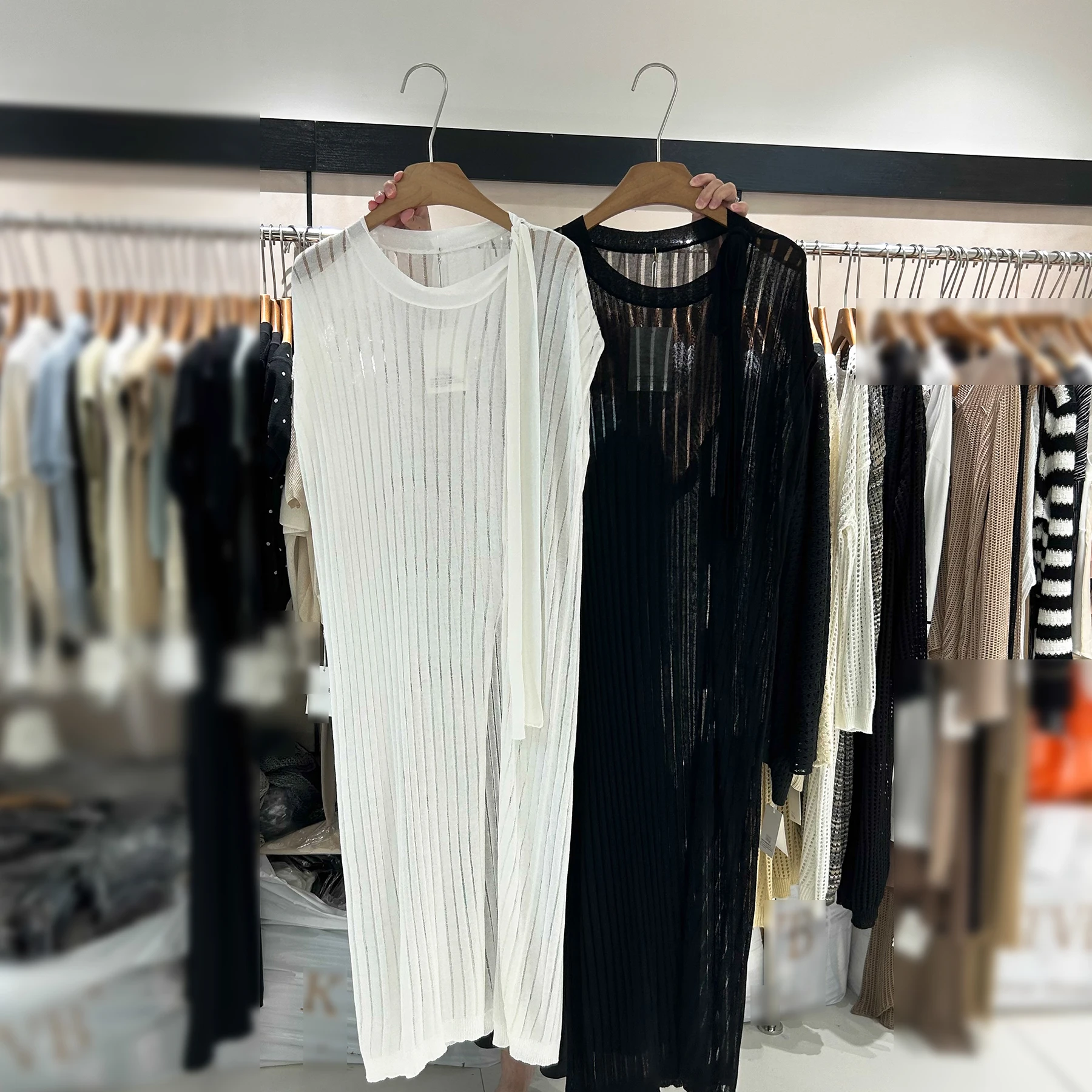 Трикотажный женский топ на бретельках с коротким рукавом