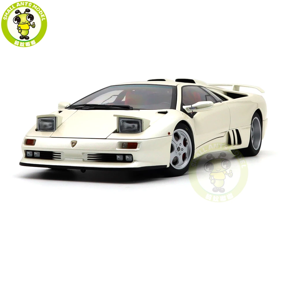 

1/18 Autoart 79141 LamborghiniDiablo SE30 JOTA Ballon White Model Car Toys Gifts For Husband Boyfriend Father