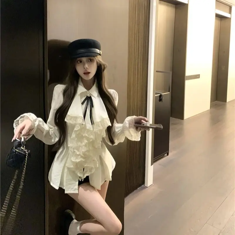 Женская рубашка с отложным воротником и длинными рукавами