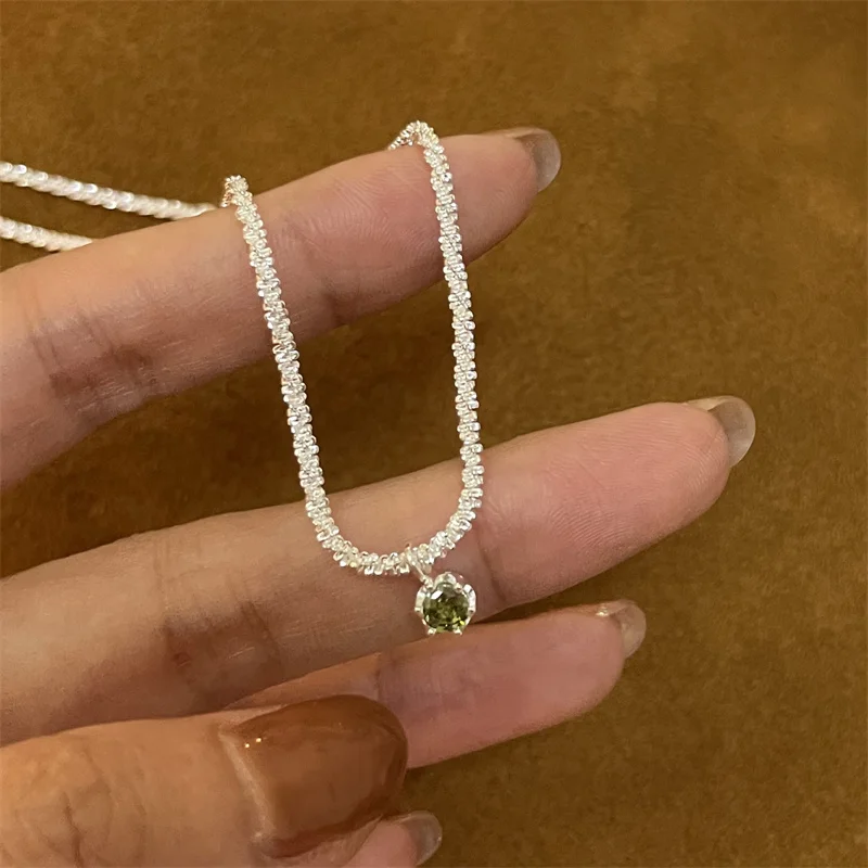

Minimalist cold wind single diamond necklace light luxury temperament Necklace green diamond clavicle chain
