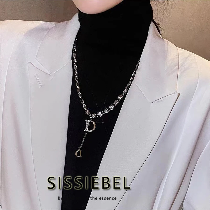 

Новинка 2022, классическое Трендовое ожерелье с подвеской в виде буквы D, Модная бижутерия в Корейском стиле, женская сексуальная цепочка на шею, вечерние вечеринки, для девушек