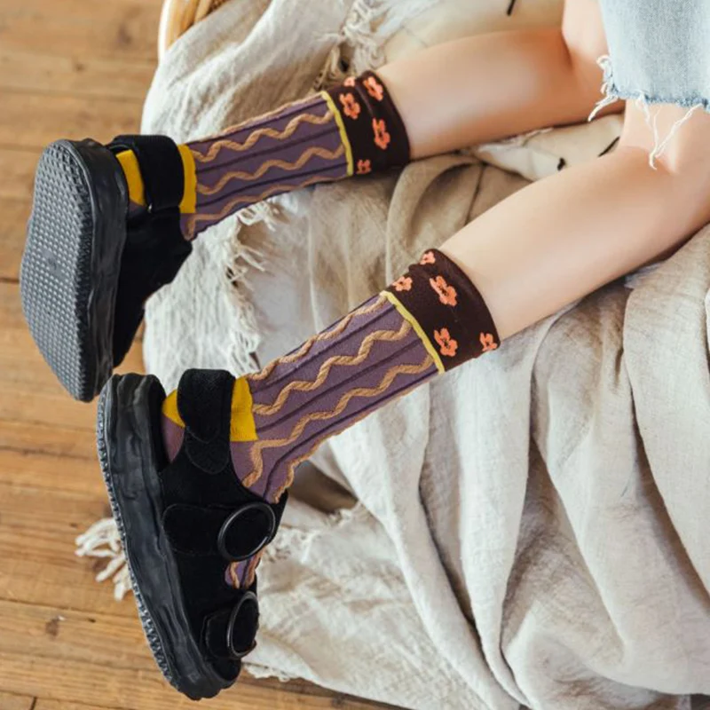 4 Pairs Street Style Women Socks Japanese Fashion Flowers Print Cotton Long Winter Socks Female Casual Socken Vintage Chausette