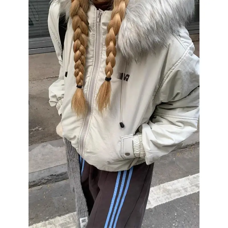 Женская хлопковая куртка с капюшоном со съемным меховым воротником