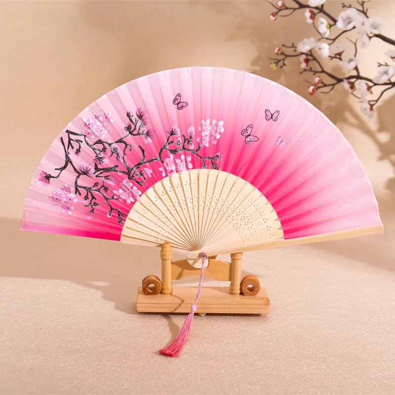 

Винтажные тканевые веера ручной работы