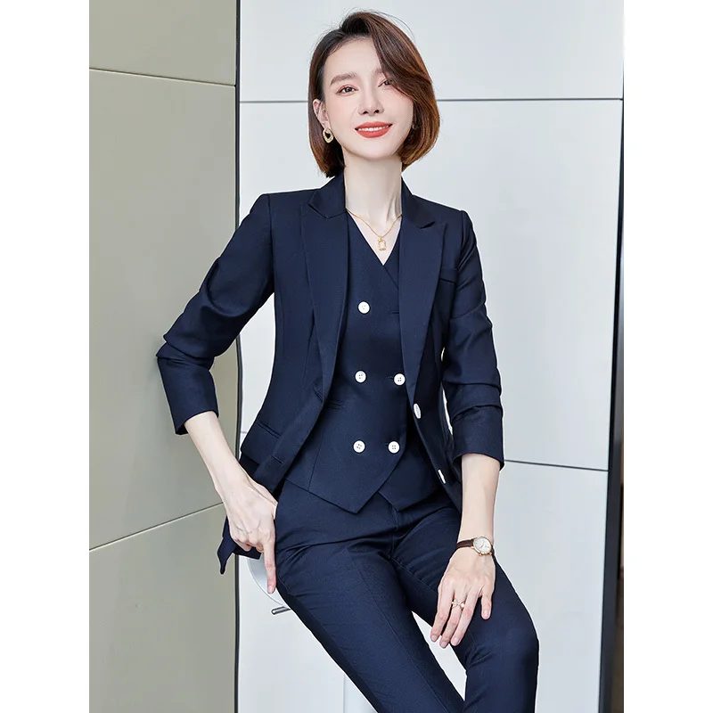 Женский офисный костюм из блейзера и брюк офисная одежда для работы