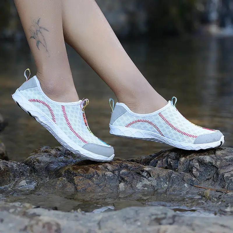 

Fashionable Sports Shoes Number 50 Lights Sneakers Designer Luxury 2021 Sneakers Sport Snekar Running Shoes Woman Gym Tennis