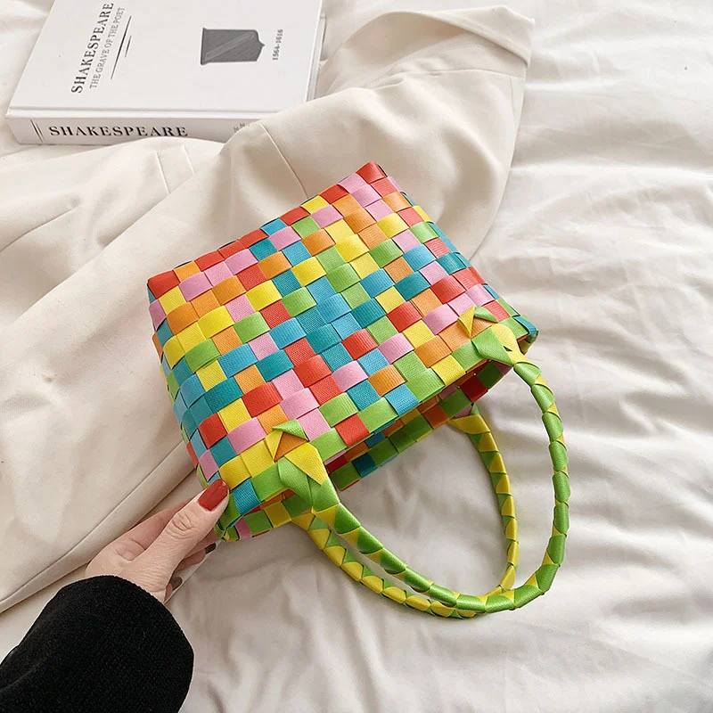 

New Plastic Lattice Hand-woven Bag Small Square Handbag Tote Basket Vegetable Basket Bag Beach Bagportable Shopping Bag 2023