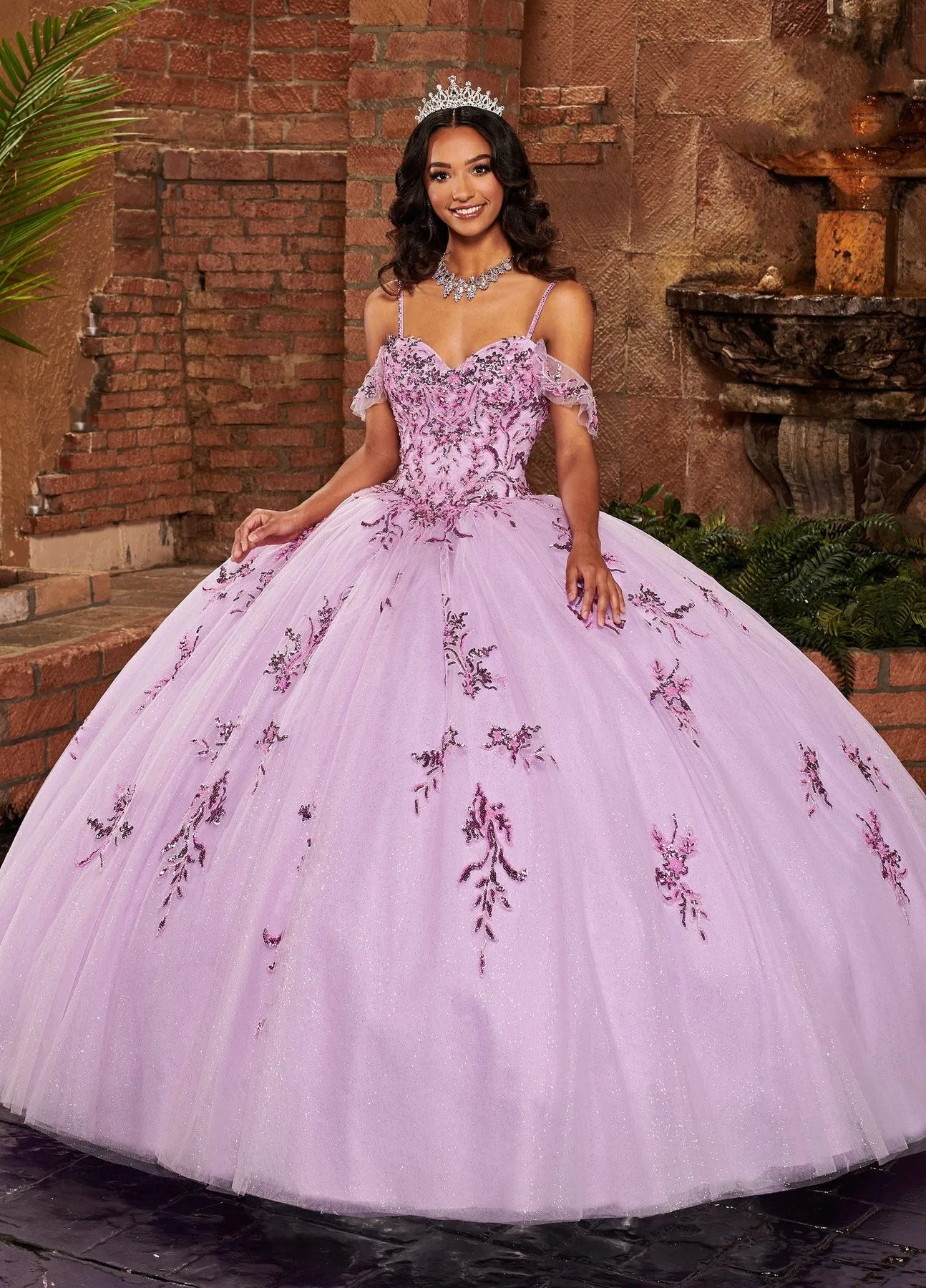 

Lilac Charro Quinceanera Dresses Ball Gown Spaghetti Straps Tulle Appliques Puffy Mexican Sweet 16 Dresses 15 Anos