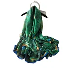 Шёлковый женский шарф с принтом павлиньих перьев