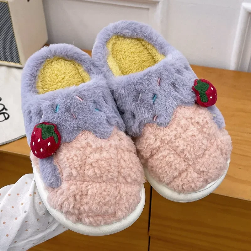 

New Soft Sole Couples Non Slip and Warm Thick Sole Cotton Slippers Cute Strawberry Cotton Slippers for Women's Winter Home