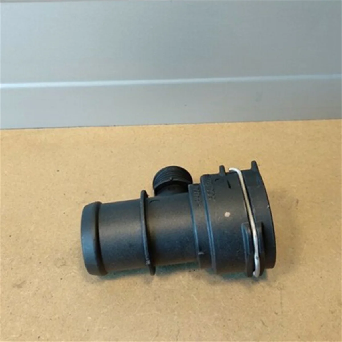 Фланец охлаждающей жидкости автомобиля фланец водяной трубы 5Q0122291K для AUDI A3 TT SKODA