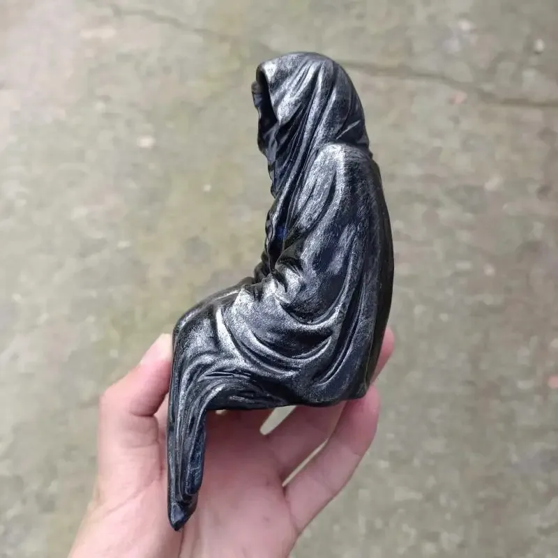 Готический сидящий орнамент из смолы