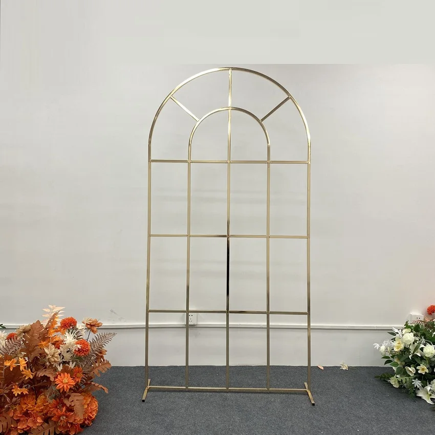 Рисунок 6 - блестящий золотой свадебный арочный экран