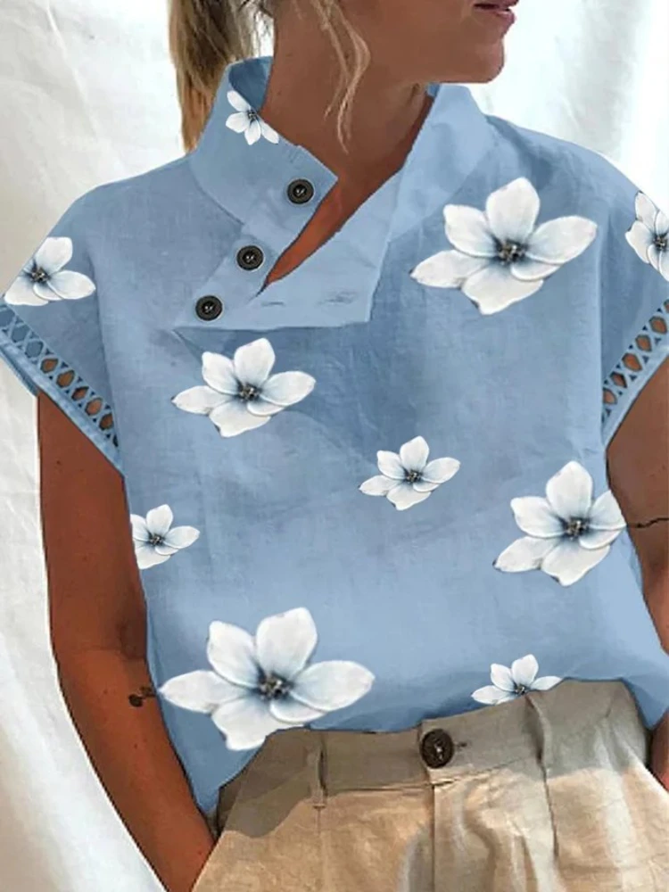 

Блузка женская с цветочным принтом, коротким рукавом и разрезом, на пуговицах