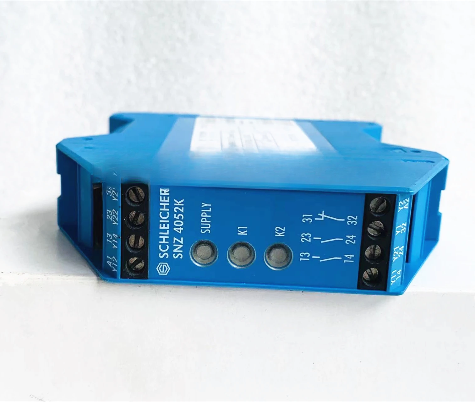 Оригинальное реле безопасности Шлечер ТИП SNZ 4052K 24 В переменного/постоянного тока