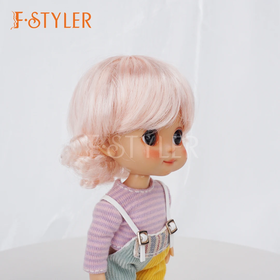 Фото Парик для кукол FSTYLER 5-6 дюймов, розовый с легким золотистым оттенком, для мальчиков, синтетический мохер, милые завитки сзади, для кукол 1/8 YOSD MSD SD, аксессуары для игрушек №5