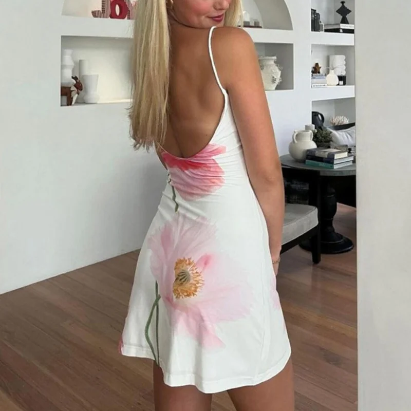 suwana letnia sukienka damska z kwiatowym nadrukiem ramiączkami typu spaghetti i odkrytymi plecami